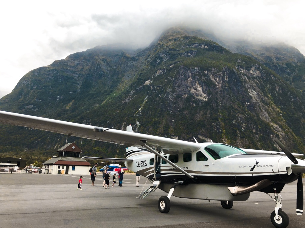 Queenstown holidays flight milford sound