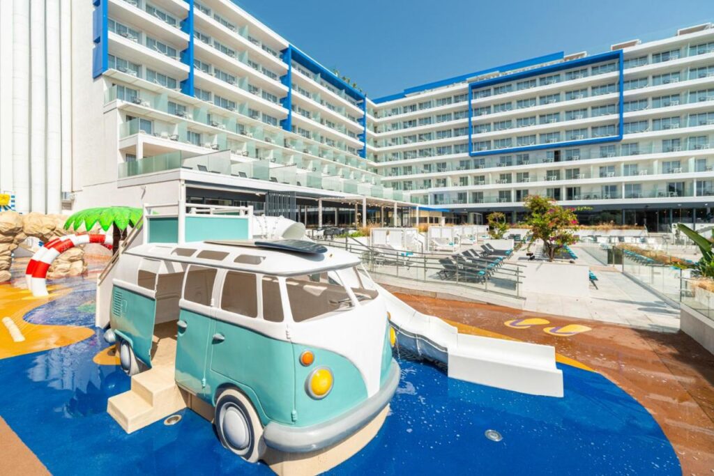 L'Azure Hotel Pool with kids in spain