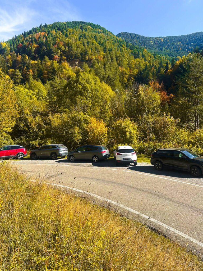 Pyrenees in Fall: An Ultimate 5-day Pyrenees Itinerary 7 Parking pardina del señor hiking trail
