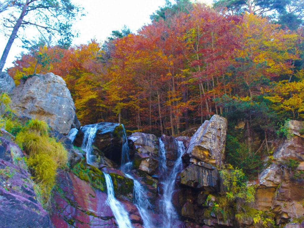 Pyrenees in Fall: An Ultimate 5-day Pyrenees Itinerary 22 Hiking llanos de larri pyrenees