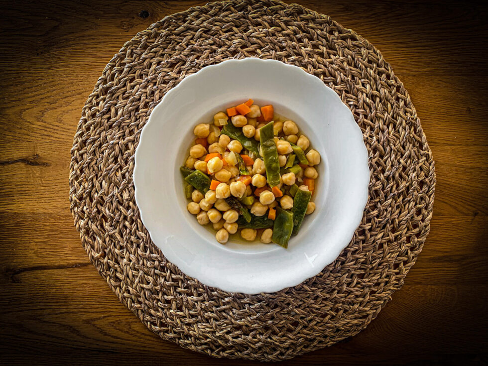 Easy Mediterranean Chickpea and Seasonal Veggies Stew