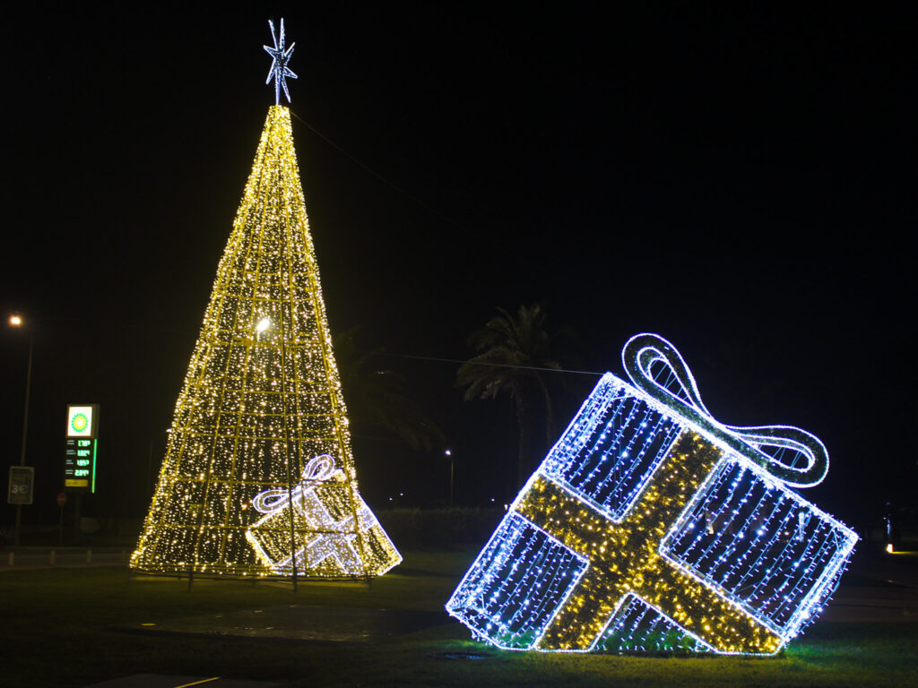 Decorations at Portimão Christmas market in December