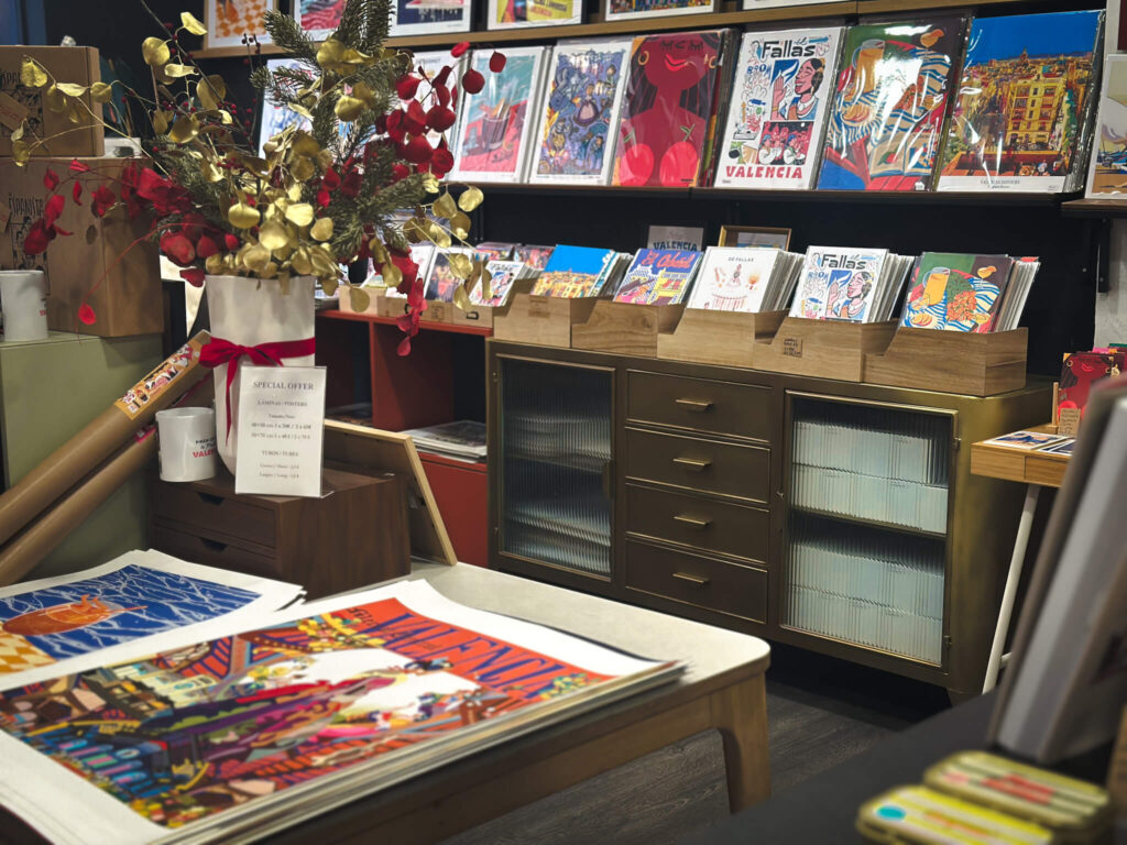 Souvenir art prints in Valencia